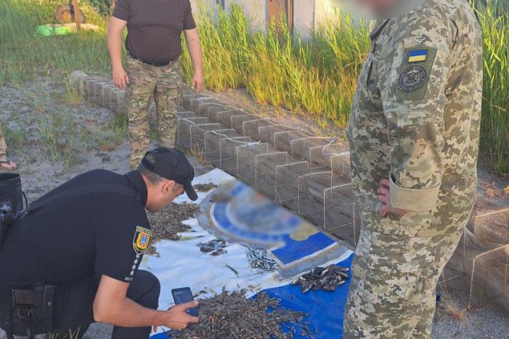 Наловив більше 7 тис одиниць біоресурсів: на Одещині судитимуть браконьєра 