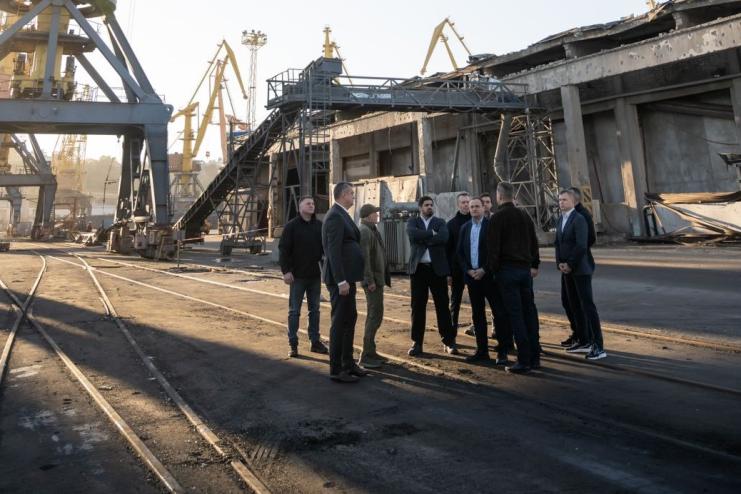 У морських портах Одещини буде підвищено оборонні заходи