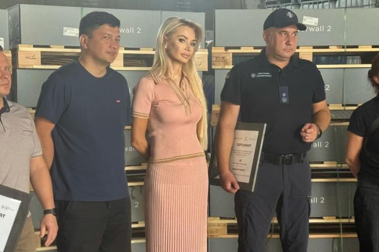 Кім пояснив, чому взяв на поруки нардепку, яка придбала дім на Одещині