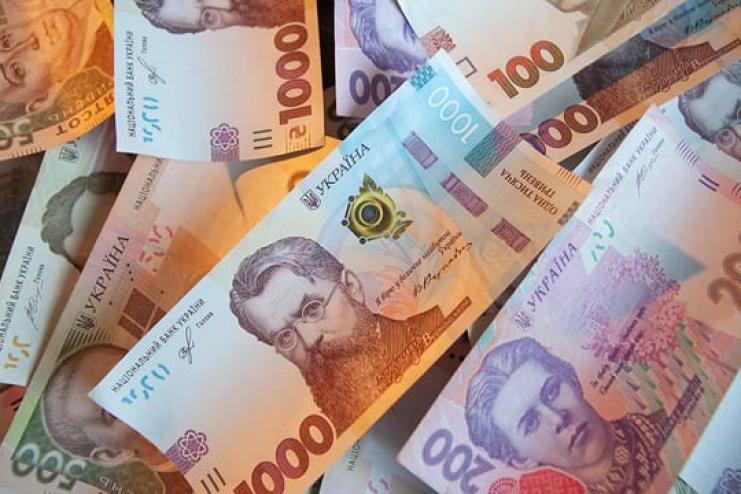 До 1 грудня кожен українець отримає по тисячі гривень від держави