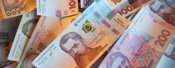 До 1 грудня кожен українець отримає по тисячі гривень від держави