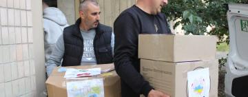 Працівники Сафʼянівської лікарні відправили військовим на передову енергетичні батончики 
