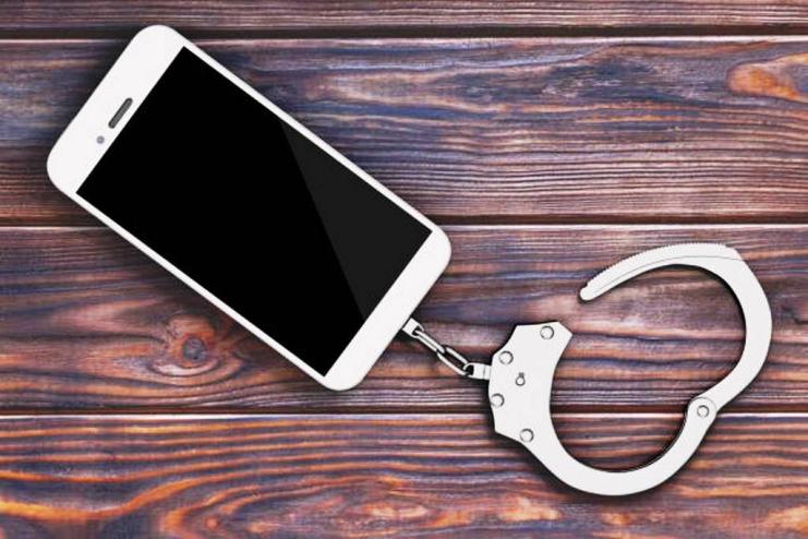 В Арцизі судили неповнолітню, яка вкрала мобільний телефон