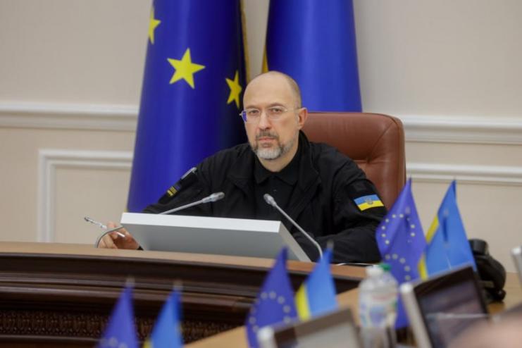 Вчителі в Україні отримуватимуть щомісячну доплату: Кабмін запроваджує додаткову підтримку освітян