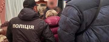 400 доларів за «лікування»: в Одесі затримано завідувачку дитячого відділення лікарні за хабар