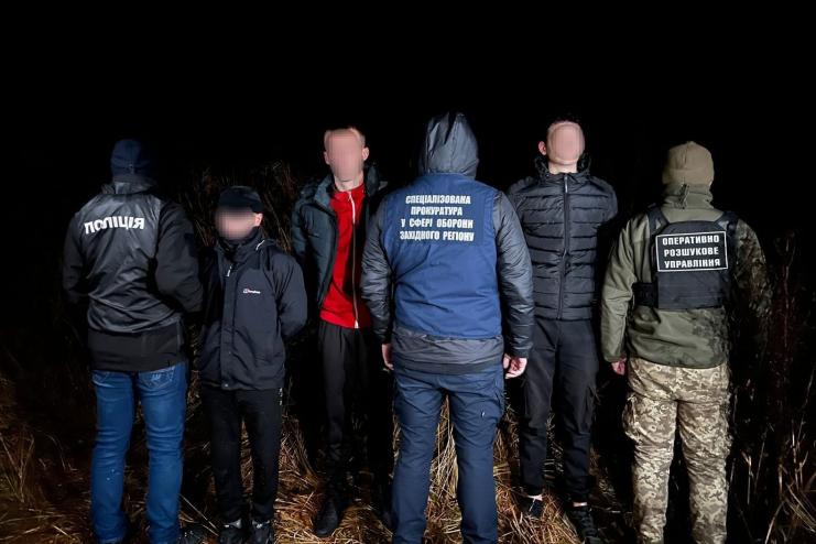 Біля кордону з Румунією впіймали одесита та ще одного чоловіка