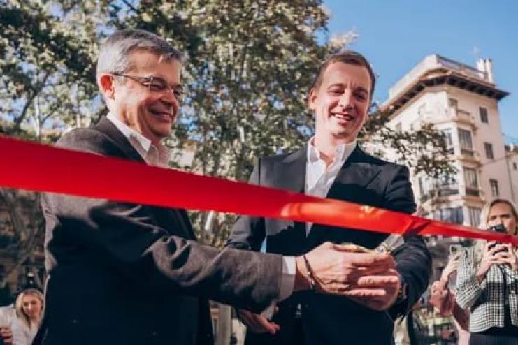 Відбулося відкриття почесного консульства України в Іспанії, під час якого зібрали 8,4 млн грн для підтримки українських дітей