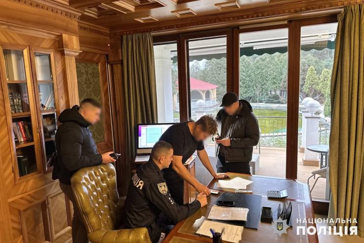 Афера на мільйони доларів на закупівлі військової форми: Нацполіція викрила ексрадника з Міноборони та нардепа