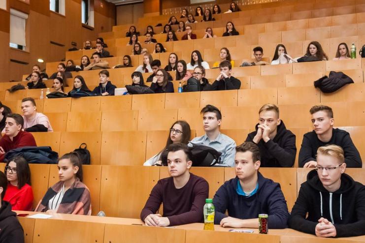 У 2025 році чоловіки зможуть вступити до аспірантури лише за бюджетом, — МОН