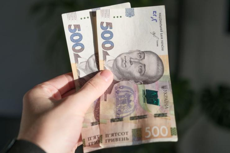 За тисячею Зеленського звернулися вже 2,5 млн українців: більше половини опитаних одеситів не збираються отримувати ці гроші