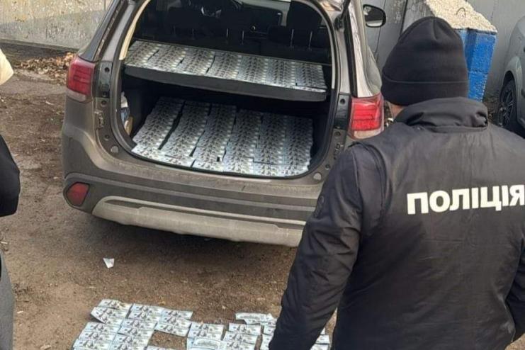 "Ділок" вимагав від військовослужбовця 25 тисяч доларів за «допомогу» в оформленні непридатності до служби