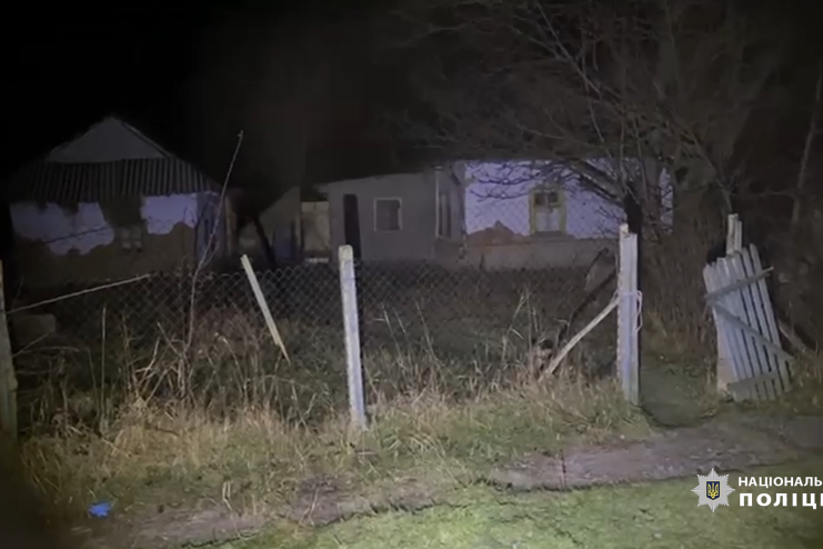 Зарубала односельчанина сокирою: на Одещині затримали жінку за підозрою у вбивстві