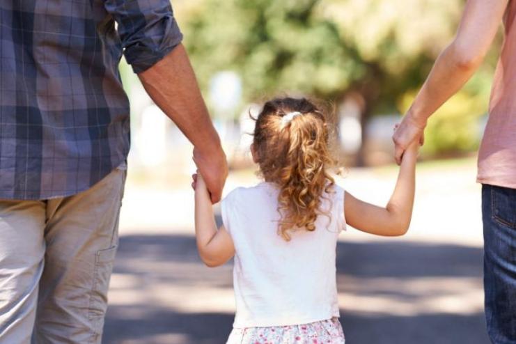 Даринка і Єлизавета чекають: на Одещині шукають родину двом чарівним дівчаткам