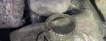 Срібний рейс: на Одещині затримали 14,5 кг недекларованих коштовностей