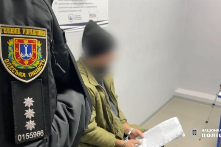 Травмовані троє: на Одещині затримано зловмисника, який стріляв з рушниці у кафе (відео)