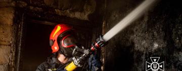  Пожежа на подвір’ї: на Одещині господаря будинку госпіталізували через отруєння димом