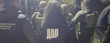 На Одещині викрито правоохоронця, який організував незаконний пропуск військовозобов’язаних через кордон