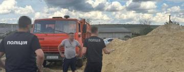 В Болградському районі судитимуть злочинну групу, яка незаконно видобувала і продавала пісок