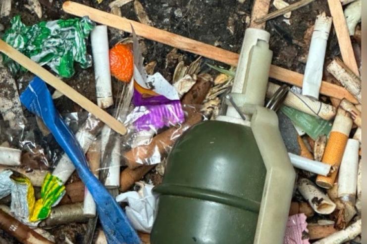 В Одесі прибиральник знайшов гранату на вулиці