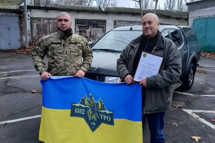 Саратська громада передала повнопривідний пікап для ЗСУ: внесок, що рятує життя