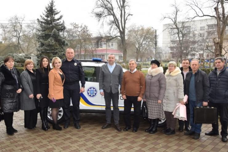 В Сараті новому офіцеру громади вручили службовий автомобіль