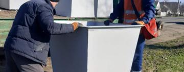 В Арцизі комунальники переходить на контейнерний вивіз сміття: одна вулиця отримала нову систему збору відходів