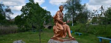 У Татарбунарах в межах декомунізації демонтували дві дошки, а пам’ятник Пушкіну залишився
