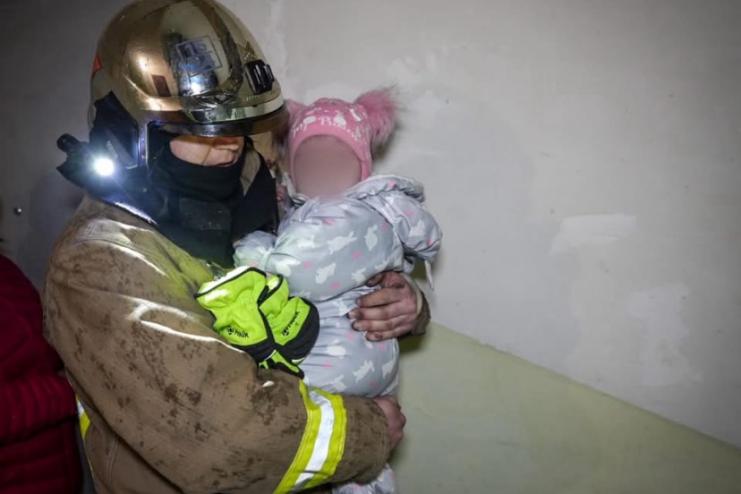 Врятували із задимленого будинку двох людей, - ДСНС