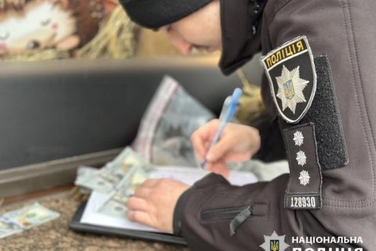 В Одесі поліція та СБУ викрили військовослужовця РТЦК та СП у зловживанні впливом для уникнення мобілізації