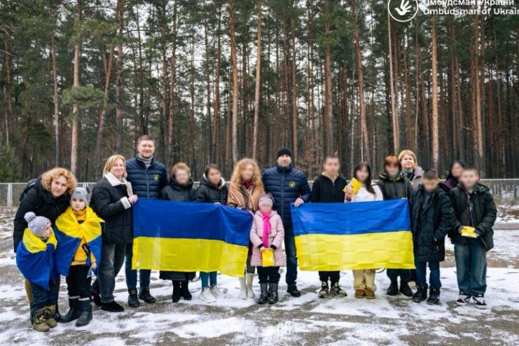 Восьмеро українських дітей вдалося повернути додому