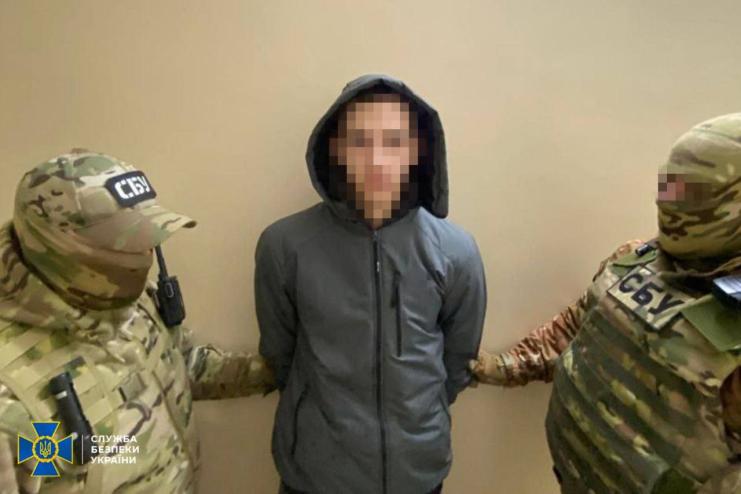 В Одесі затримали 18-річного хлопця, який вчора підірвав авто військового прокурора