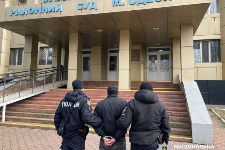 Ударив перехожого ножем у груди: в Одесі поліцейські затримали зловмисника