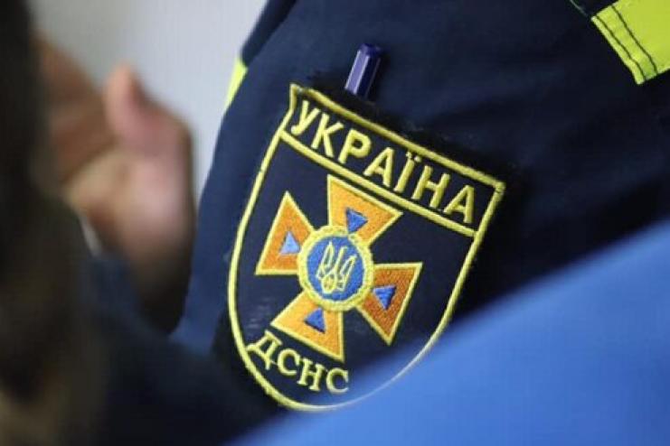 Рятувальники Ізмаїльщини допомогли водієві вантажівки, що з'їхала з дороги