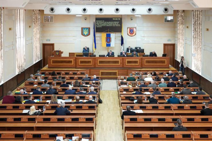 Річний звіт голови Одеської облради затверджено з сьомої спроби та мінімальною кількістю голосів