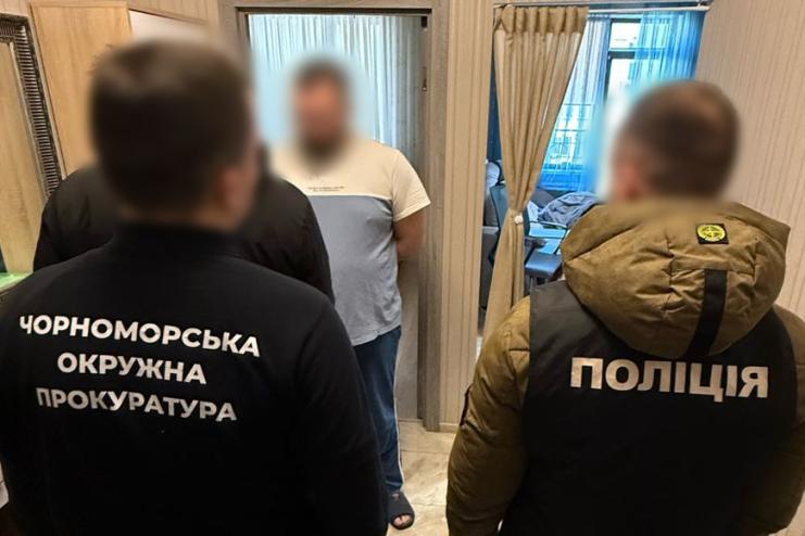 Вимагав гроші за інвалідність: в Одесі викрито медика-хабарника