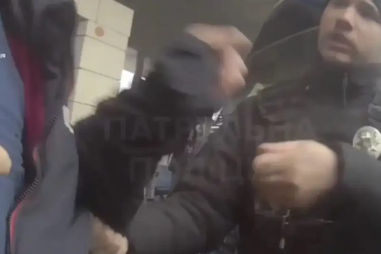 В Одесі оштрафували водія автобуса, який допоміг військовозобов'язаному втекти від поліції