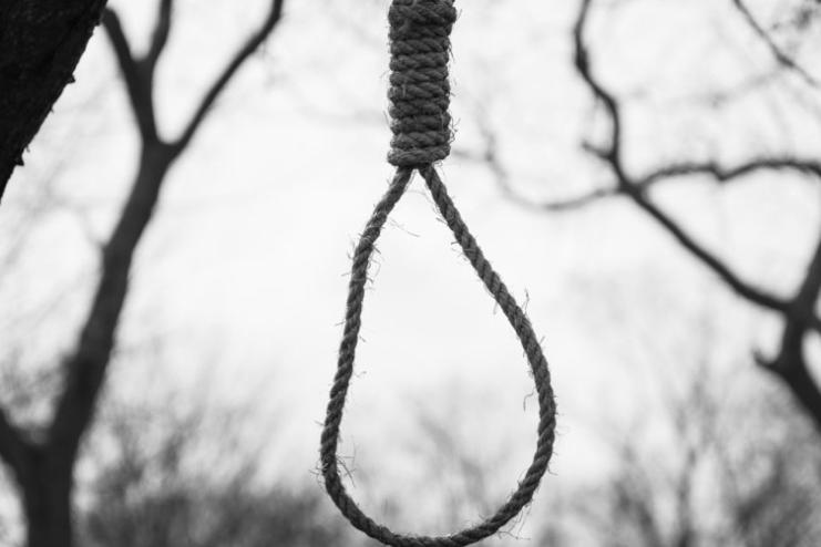 В Ізмаїлі на дитячому майданчику повісився молодик