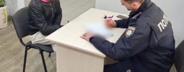 Поліцейські склали адміністративний протокол відносно жителя Подільського району за незаконне використання поліцейського однострою
