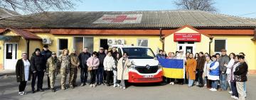 Медики для медиків: Саф’янівська лікарня передала авто для фронту