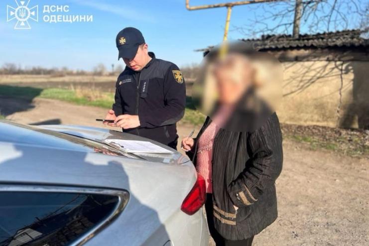 Спалювання сухої рослинночті привело до пожежі в с. Новоселівка: палійку притягли до відповідальності