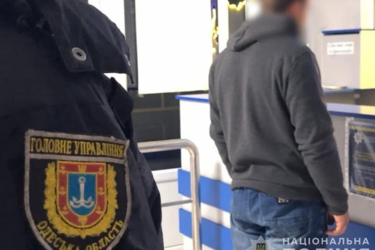 На Одещині судитимуть 24-річного жителя Білгород-Дністровського району, який пригрозивши ножем, побив односельчанку та заволодів автівкою її матері