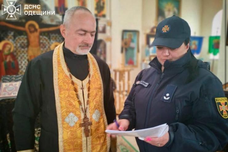 Рятувальники проводять профілактичні заходи в культових спорудах