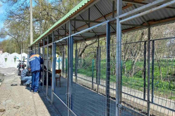 В Бессарабському проводять реконструкцію міні-зоопарку птахів