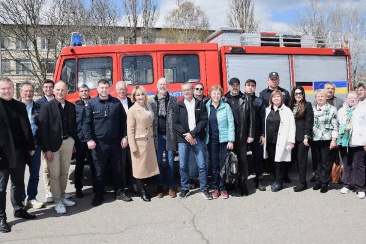 Саратська громада отримала від друзів з Німеччини пожежний автомобіль