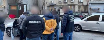 3000 доларів за «посаду» в правоохоронному органі, щоб уникнути мобілізації - в Одесі поліція затримала ділка