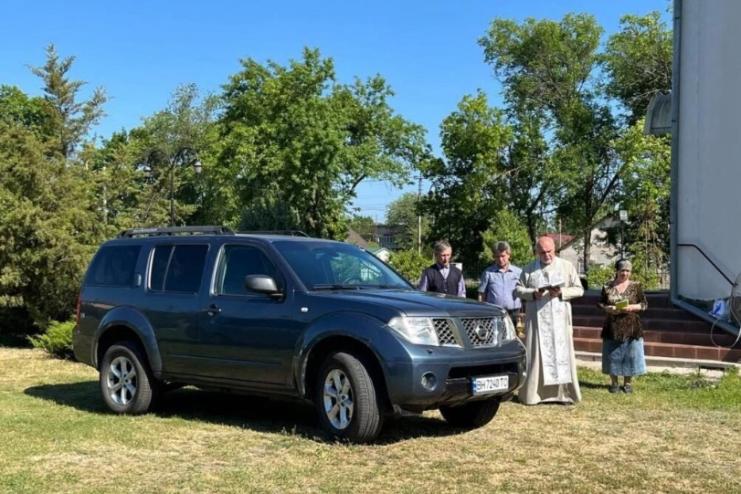 У Сараті волонтери звинувачують військовослужбовицю у привласненні автівки