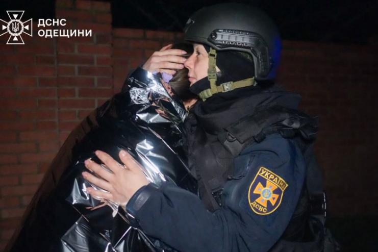 Ворог вчергове атакував Одесу: є постраждалі