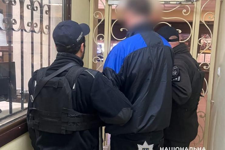 Під час святкування Великодня позбавив життя малознайомого чоловіка: поліцейські затримали на Одещині жителя іншої області за підозрою у вбивстві