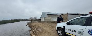 Хотіла місця для техніки – отримає справу в суді: на Саратщині жінку підозрюють у самовільному захопленні землі біля річки