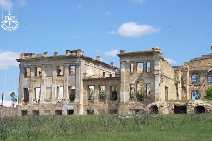 Повернення «Лігва Вовка»: на Одещині держава повернула громаді панський маєток з історією, що зачіпає Європу